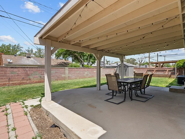 809 W Avenue J10 — Photo 28