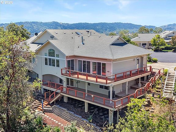 2nd image of 191 NW Rachel Lynn Way