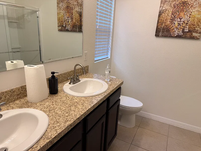 Charming 6BR/3BA Home with Fenced Yard and Modern Appliances in Davenport, FL — Photo 3