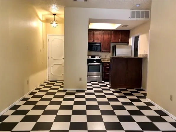 806 W 24th St APT 107, Austin, TX 78705