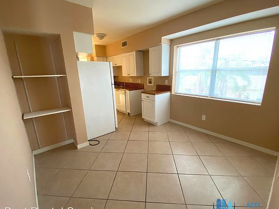 2nd image of 1355 Drew St #10969349