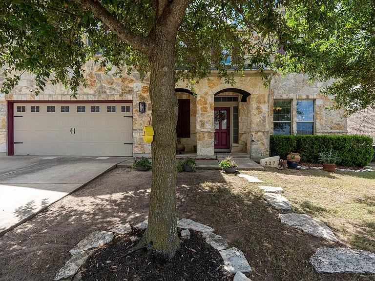 227 Sandstone Trl — Photo 2