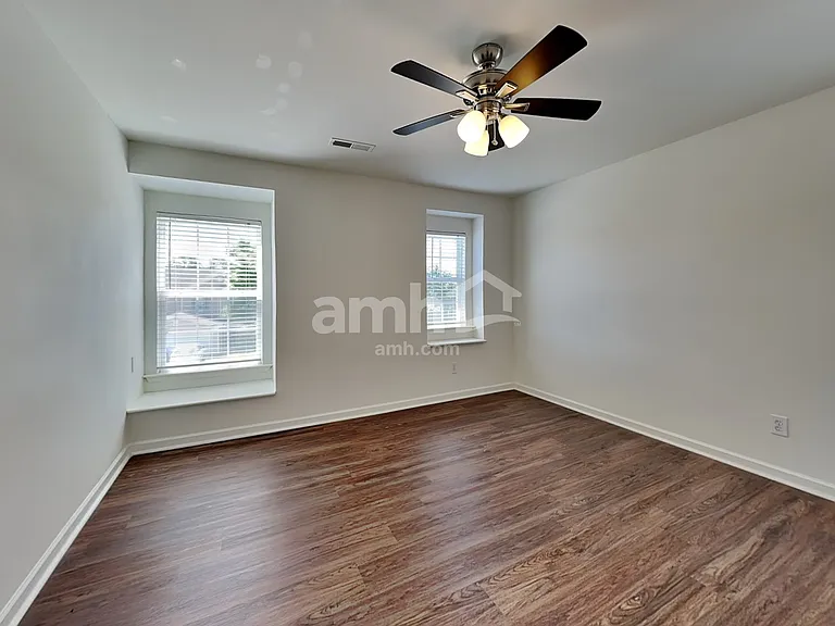 35 Border Ave — Photo 19