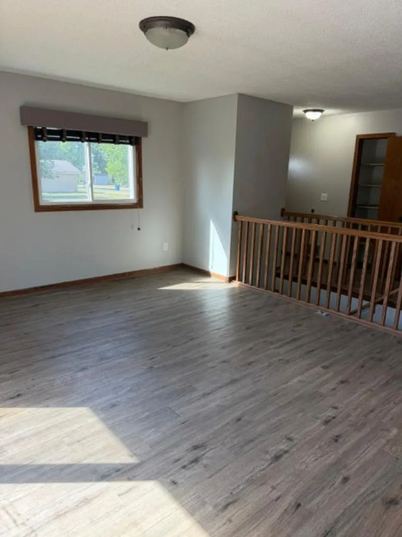 4 bedroom 2 bath house — Photo 4