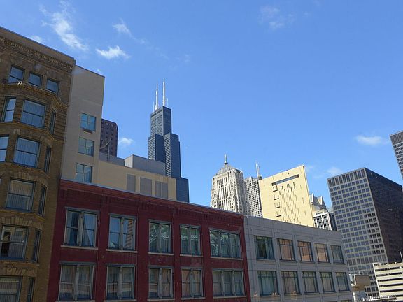 4th image of 537 S Dearborn St APT 6A