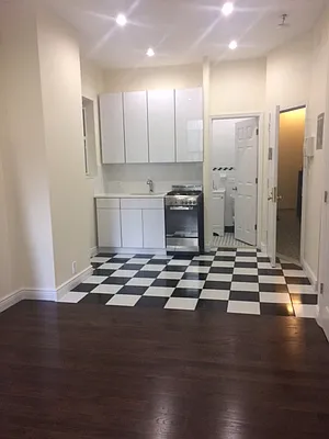 Rented by Prospect Equities Real Estate Corp | media 31