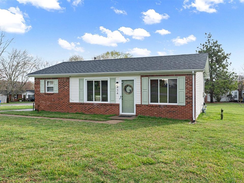 1st image of 434 Countrywood Pl