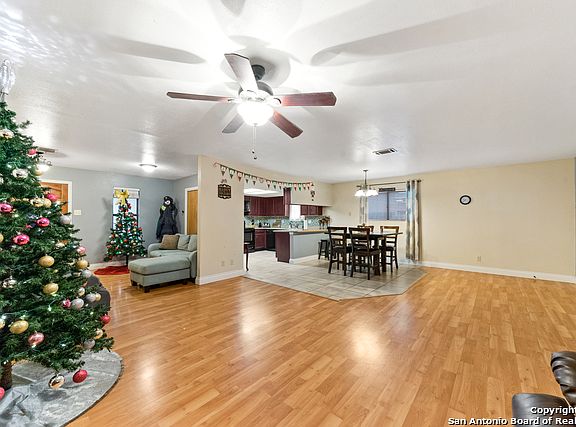4th image of 344 Georgia Ann Dr
