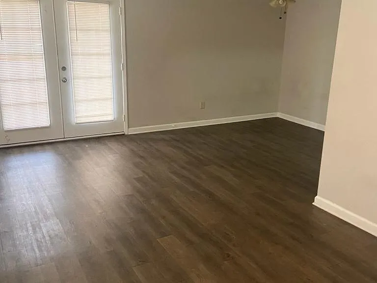 844 Park Pl NE #F — Photo 5