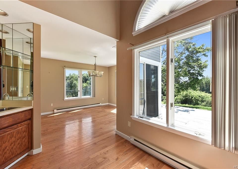 1st image of 114 Fairways Cres