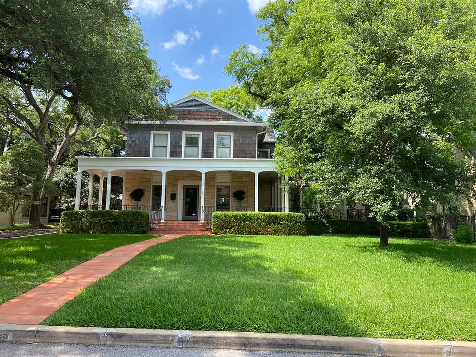 1st image of 135 Luther Dr