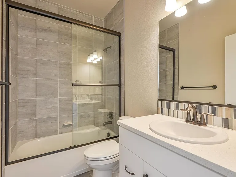 1618 Tundra Ave — Photo 12