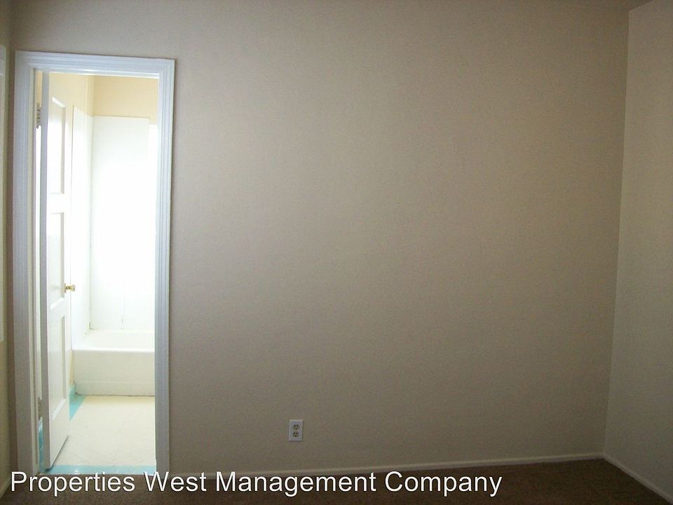 2nd image of 2212 Torrance Blvd APT A