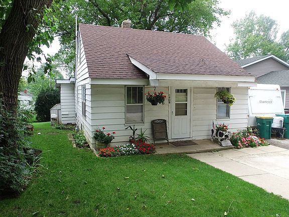 3rd image of 1608 N Park Dr
