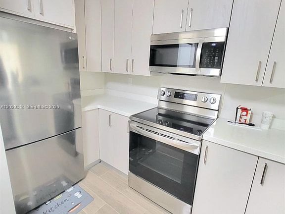 3rd image of 15495 Miami Lakeway N #1054
