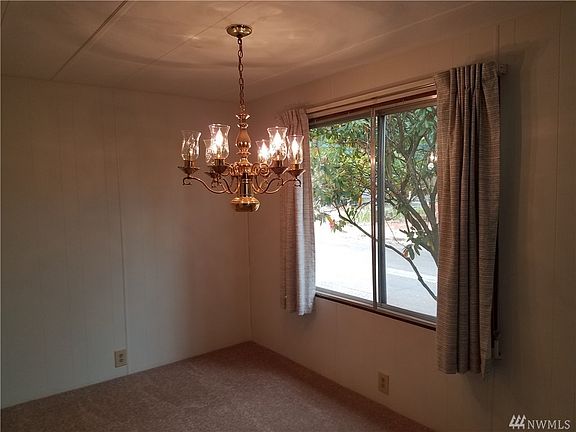 4th image of 18425 NE 95th St Unit 18