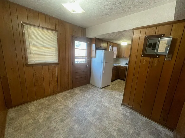605 Holbrook Ave — Photo 4
