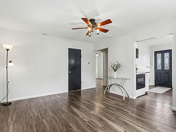 5th image of 1115 Willis Ave