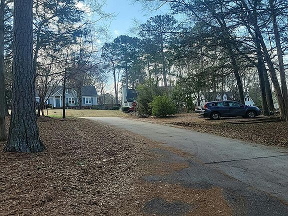 4th image of 13 Trinity Three Ct