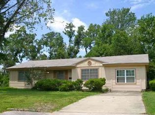 3745 Broadmoor Dr, Beaumont, TX 77707