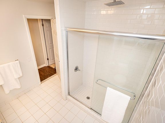 2nd image of 474 Fox Hills Dr N APT 1