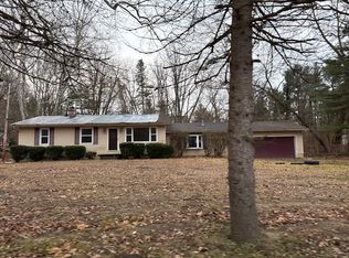 1032 Sycamore Ln, Akron, OH 44313