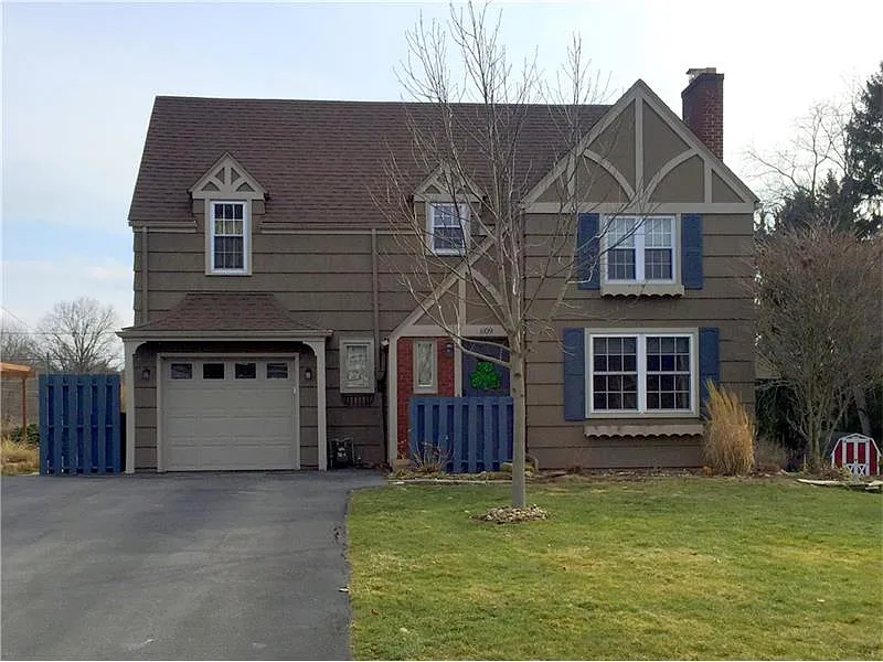 609 Victory Dr photo 1
