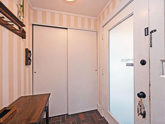 4th image of 2240 Ravine St