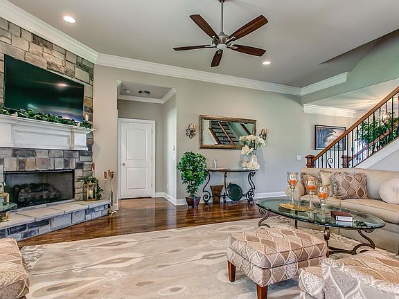 5th image of 2023 Blackberry Estates Dr