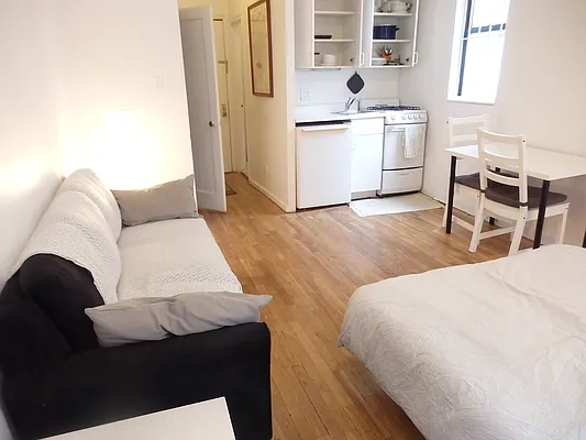 Rented by John O'Kelly Real Estate | media 10