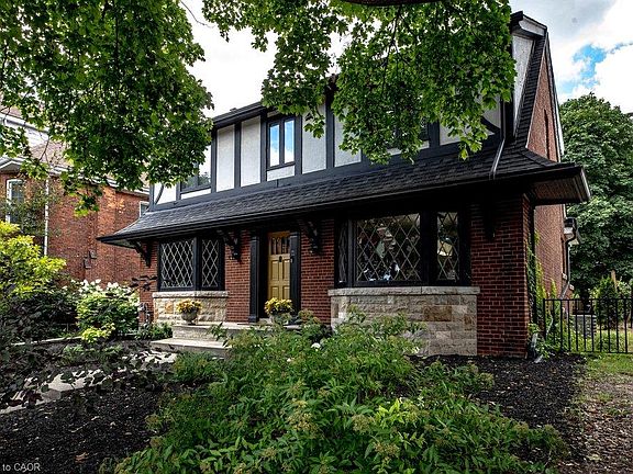 3rd image of 71 Stanley Ave