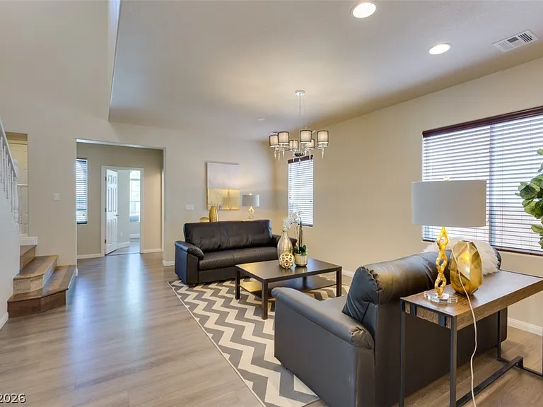 3305 Umbria Gardens Ave — Photo 3