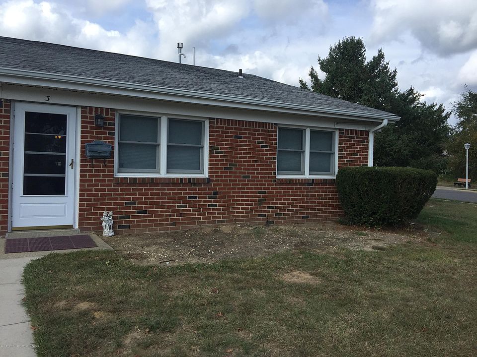 1st image of 3 River Ln