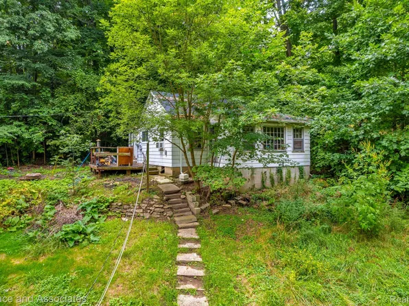 4750 N River Rd, North Street, MI 48049