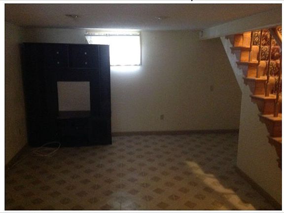 4th image of 10313 Breckenridge Ave