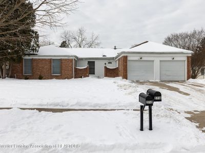 2710 Stoneleigh Dr, Lansing, MI, 48910