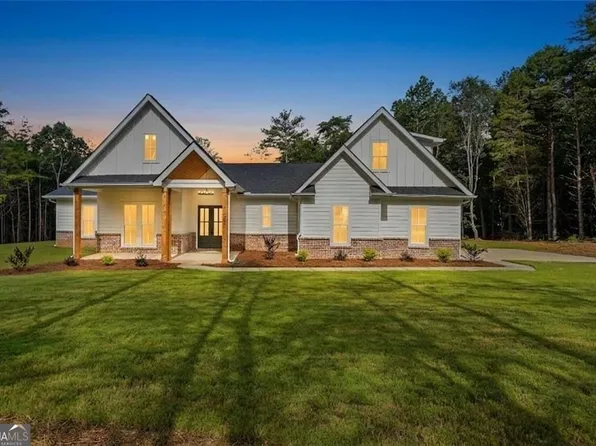 37 Kirk Rd NW, White, GA 30184