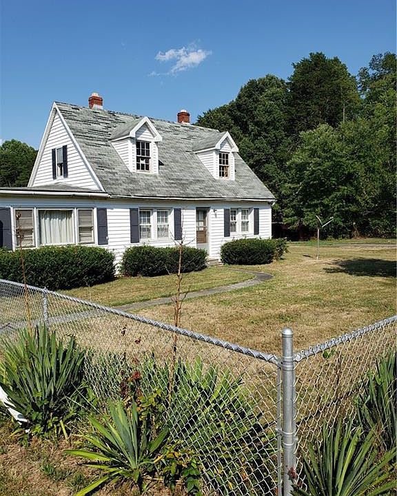 1st image of 15119 Comfort Ln