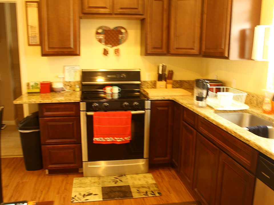 1st image of 102 4th Ave