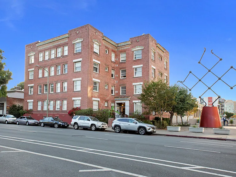 1029 Oak Street — Photo 16