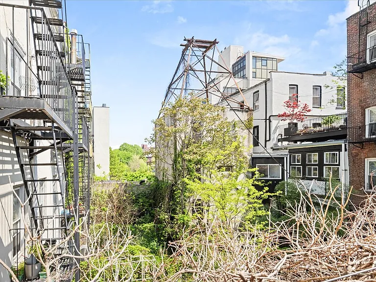 157 Columbia St #1 — Photo 5