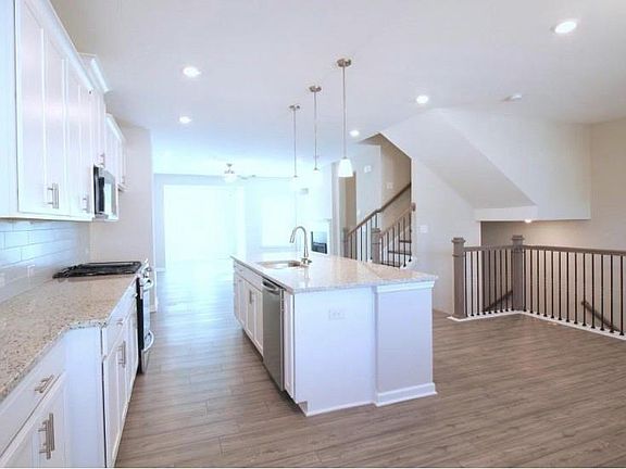 3rd image of 2237 Pink Hawthorn Dr