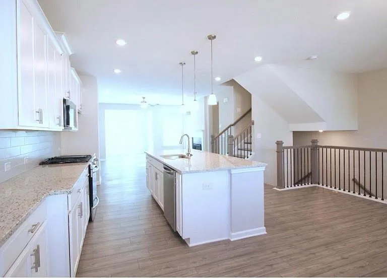 2237 Pink Hawthorn Dr — Photo 3