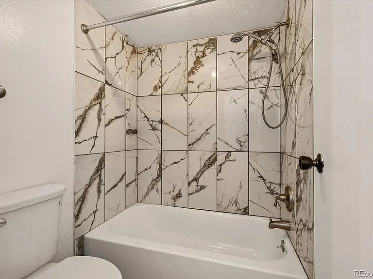 2150 S Vaughn Way #202D — Photo 20
