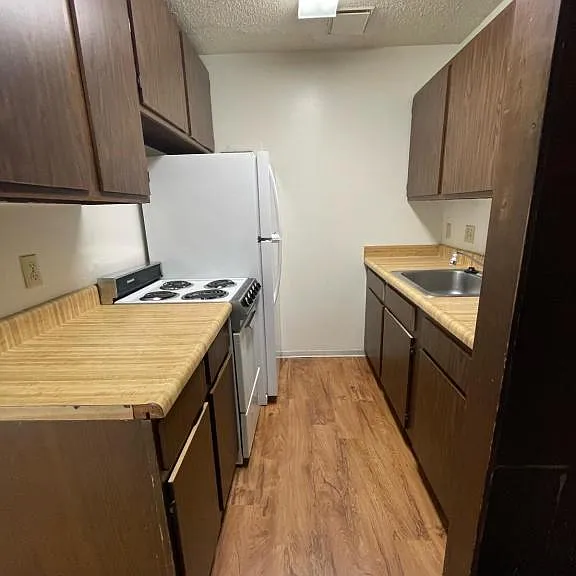1212 D St #5 — Photo 2