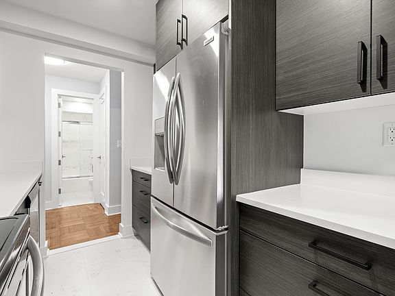3rd image of 1135 Pelham Pkwy Unit 2H