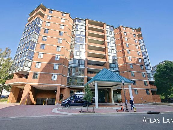 3rd image of 1001 N Randolph St APT 803