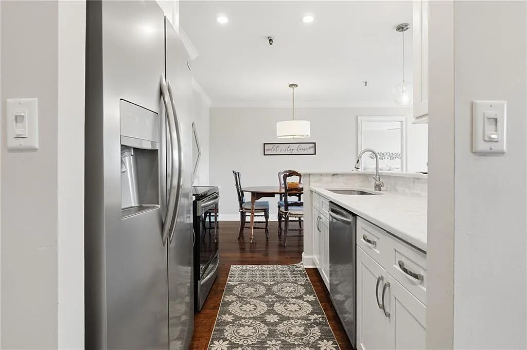 1 bed, 2.0 bath, 1070 sqft, $2,500 — Photo 3