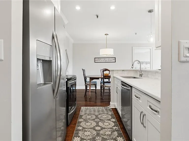 300 Johnson Ferry Rd #A803 — Photo 3