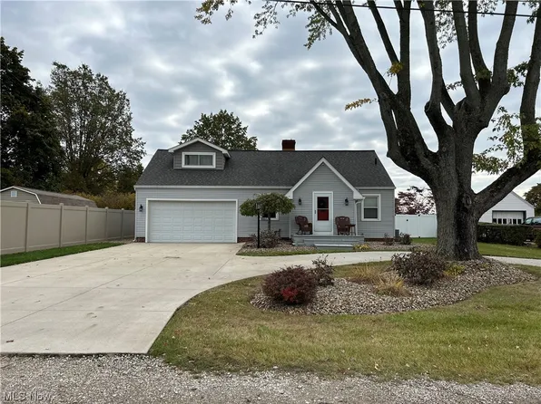 6448 Elmar Dr NW, North Canton, OH 44720